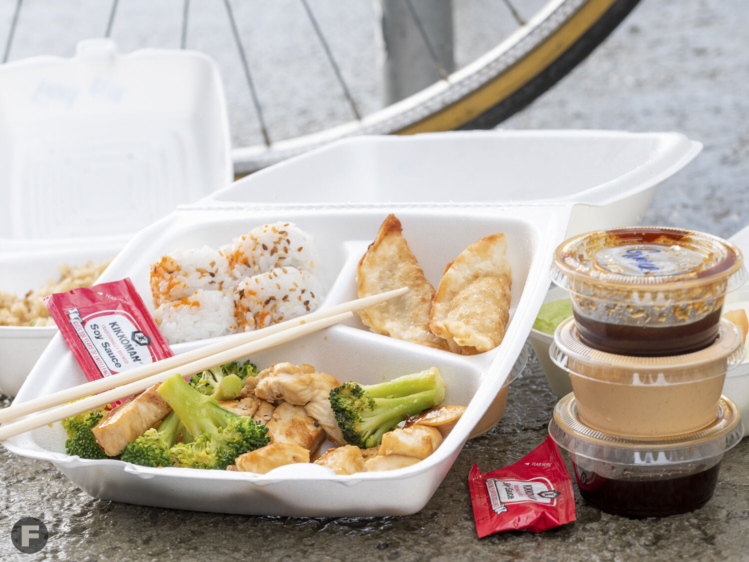 Niji Sushi Bar & Grill: Chicken teriyaki bento box